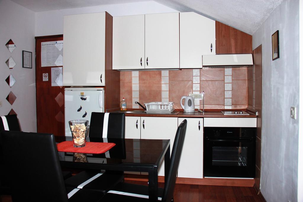 Apartments Zara & Jan Brzac Extérieur photo